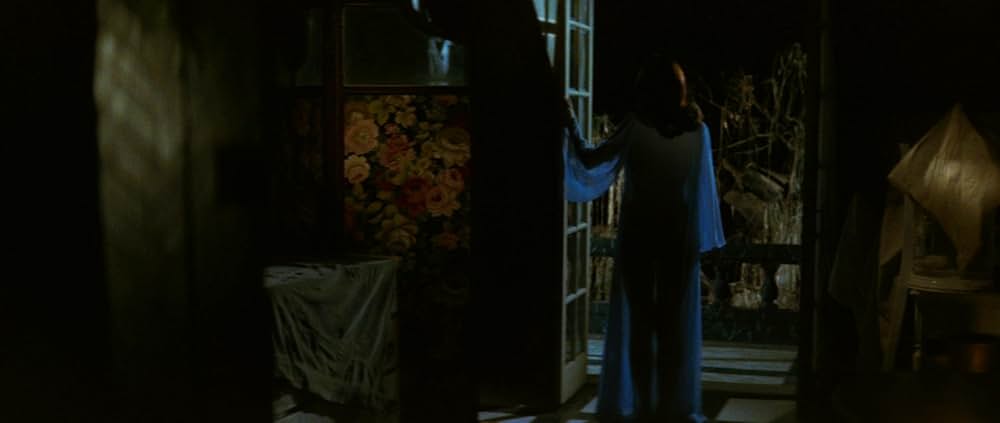 血を吸う薔薇の画像