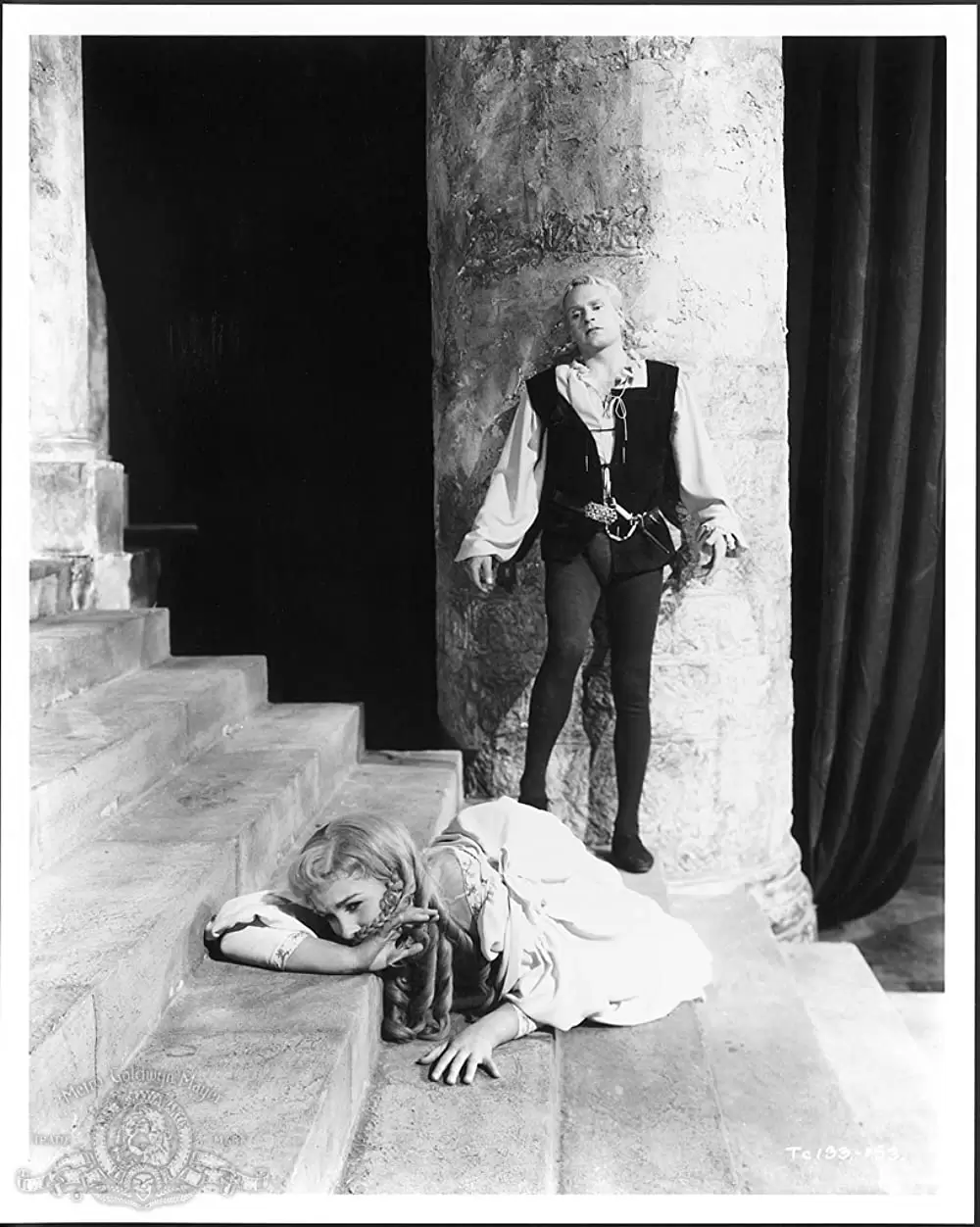 「ハムレット」ローレンス・オリビエ & ジーン・シモンズの画像