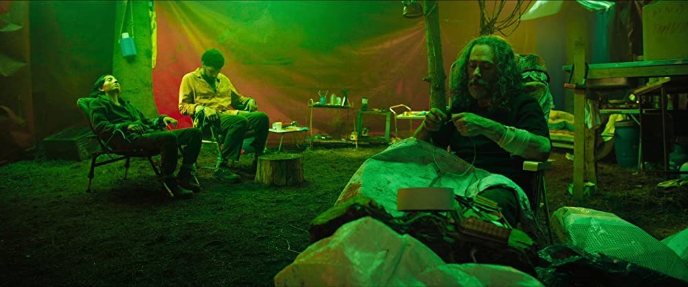 「イン・ジ・アース」リース・シェアスミス & ジョエル・フライ & エローラ・トルキアの画像