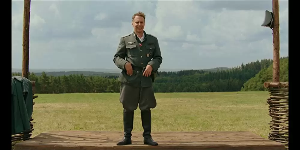 「ジョジョ・ラビット」サム・ロックウェルの画像