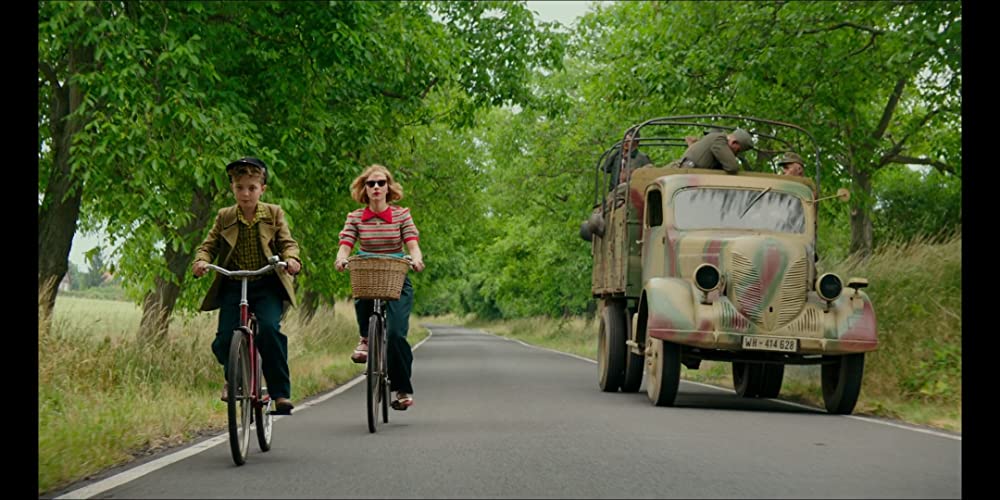 ジョジョ・ラビットの画像