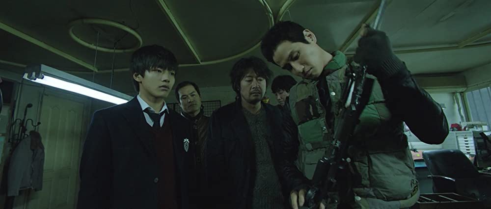 「ファイ 悪魔に育てられた少年」の画像