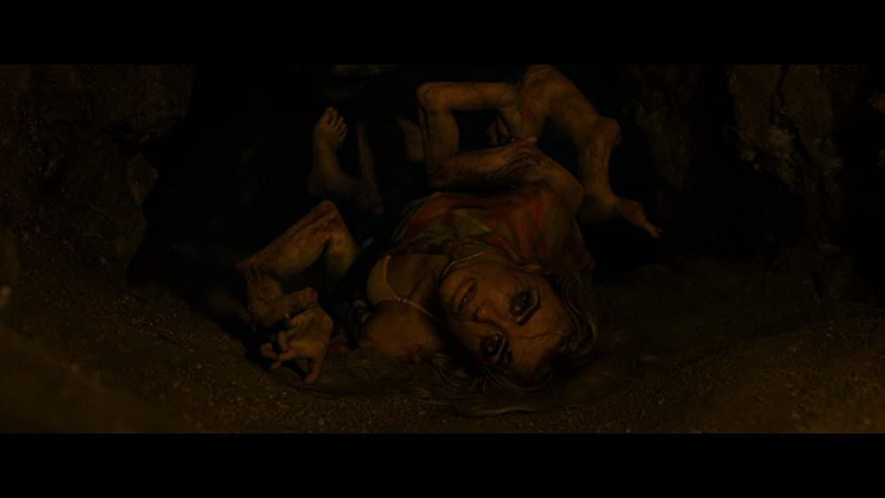 「オールド」ガエル・ガルシア・ベルナル & アビー・リー・カーショウ & トーマシン・マッケンジーの画像