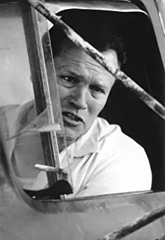 「冷たい一瞬（とき）を抱いて」マイケル・ルーカーの画像