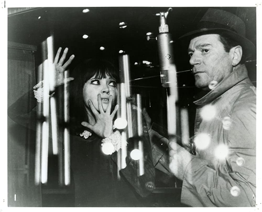 「アルファヴィル」エディ・コンスタンティーヌ & アンナ・カリーナの画像