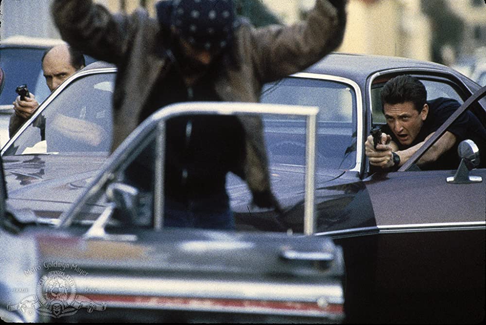 「カラーズ 天使の消えた街」ロバート・デュバル & ショーン・ペンの画像