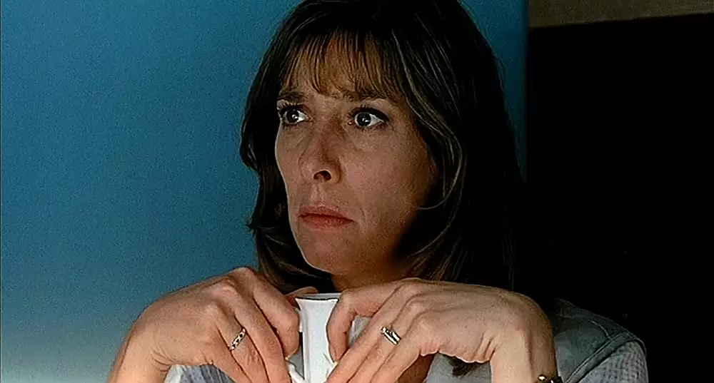 「秘密と嘘」フィリス・ローガンの画像