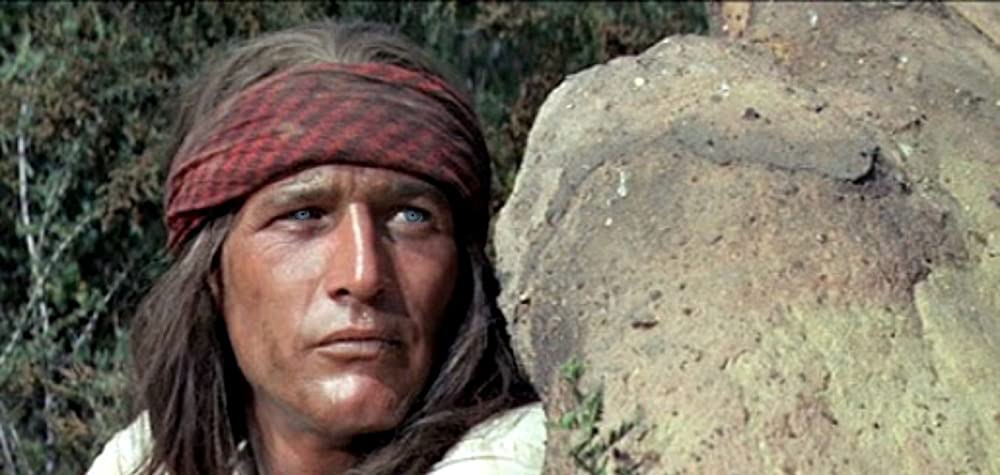 太陽の中の対決の画像