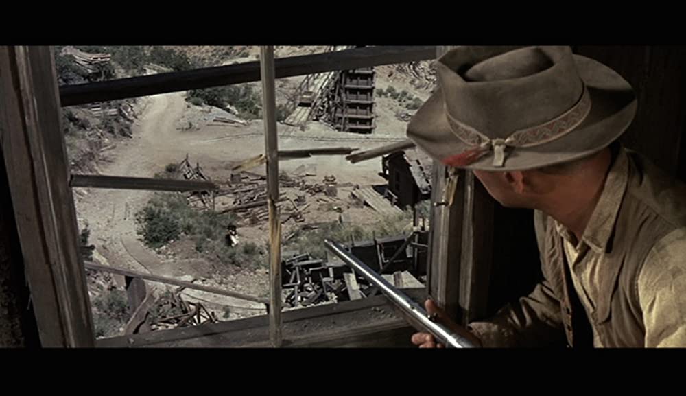 太陽の中の対決の画像