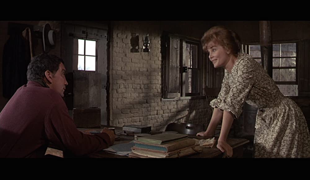 太陽の中の対決の画像