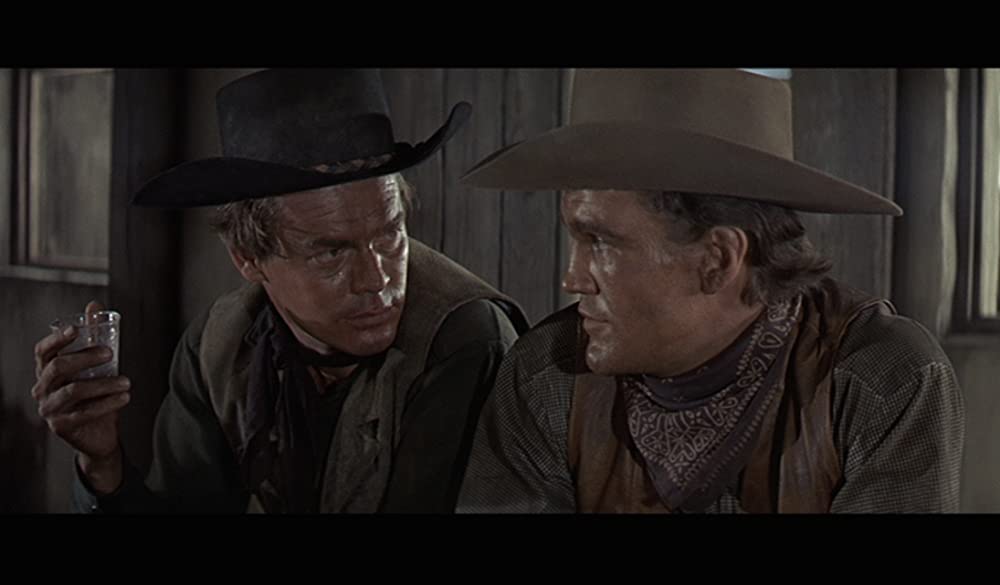 太陽の中の対決の画像