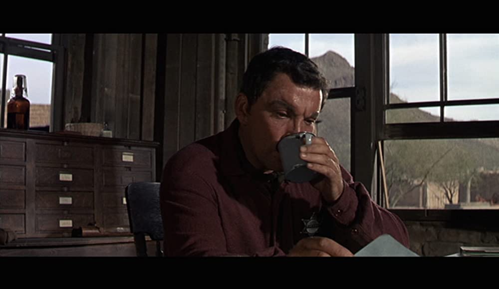 太陽の中の対決の画像