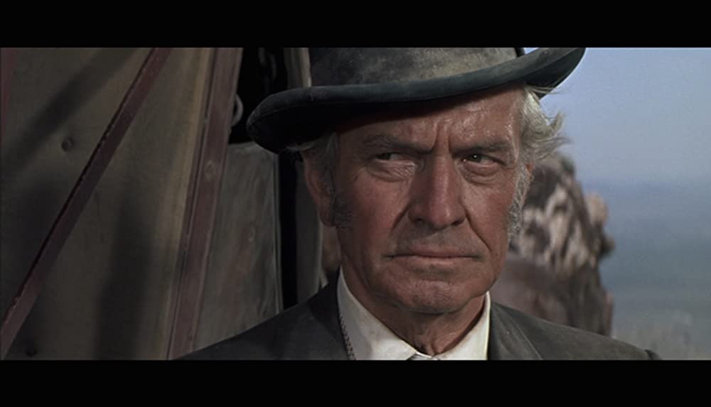 太陽の中の対決の画像