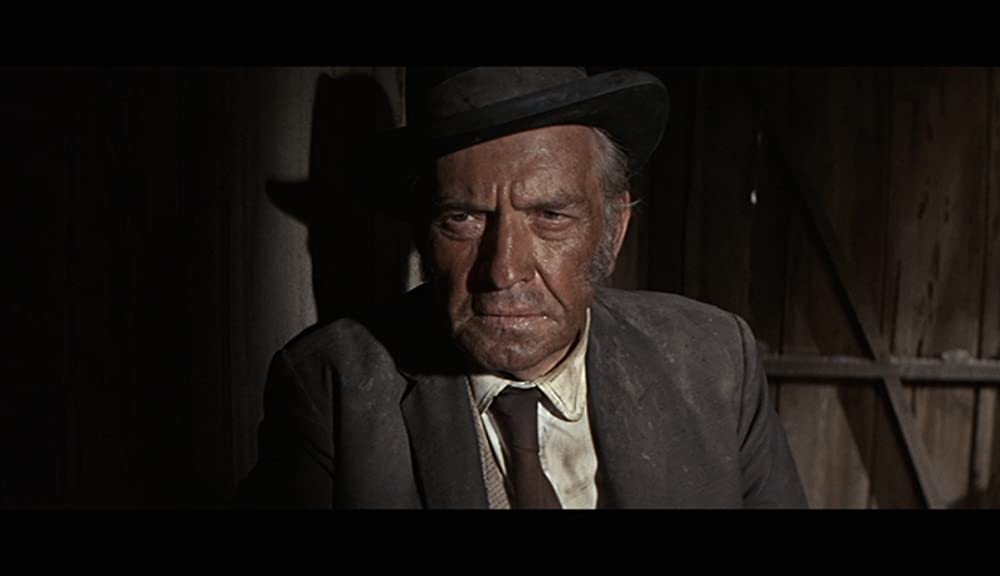 太陽の中の対決の画像