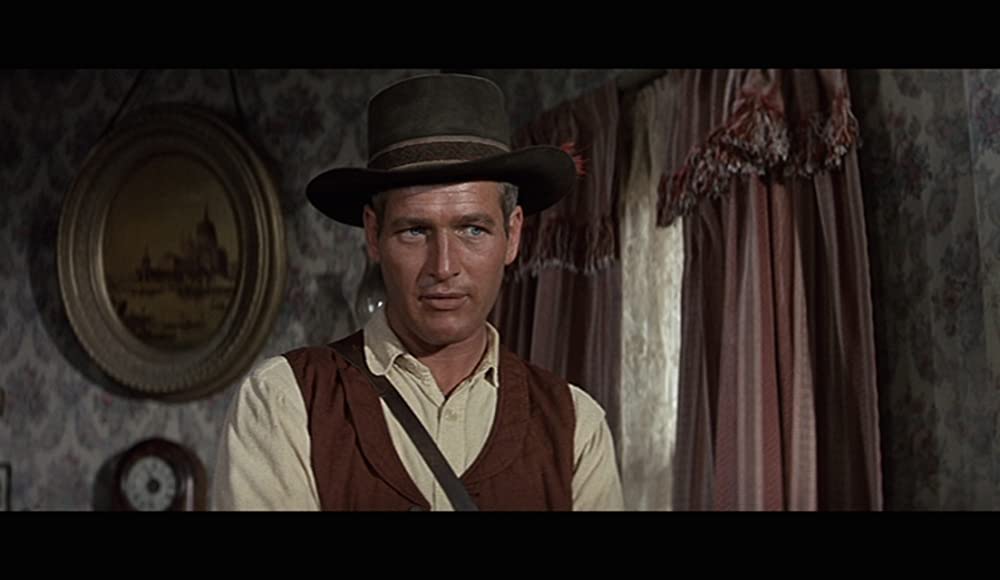 太陽の中の対決の画像