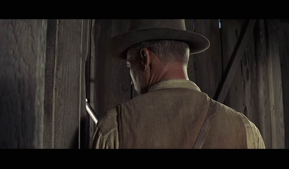 太陽の中の対決の画像