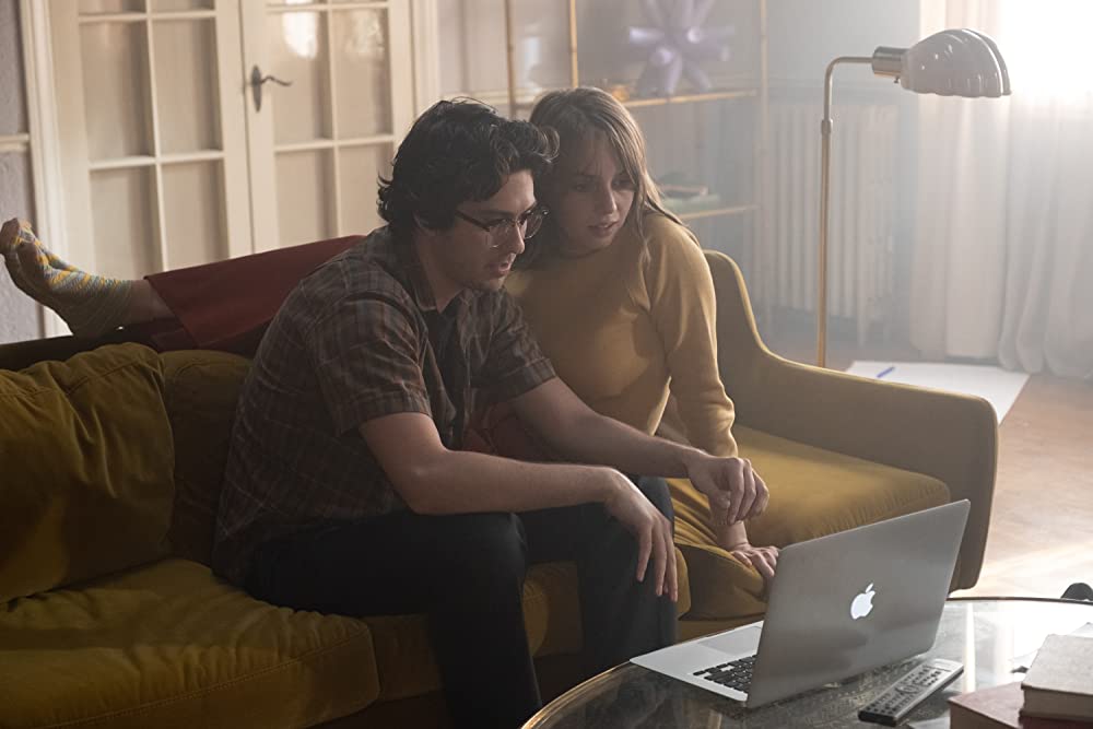 「メインストリーム」マヤ・ホーク & ナット・ウルフの画像