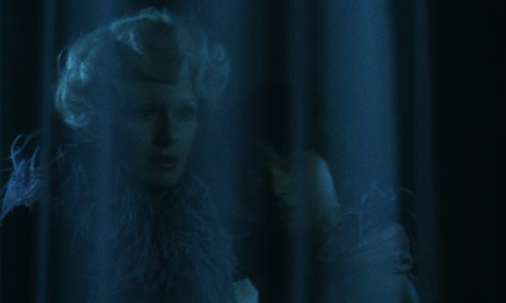 「赤い唇」Andrea Rau & デルフィーヌ・セイリグの画像