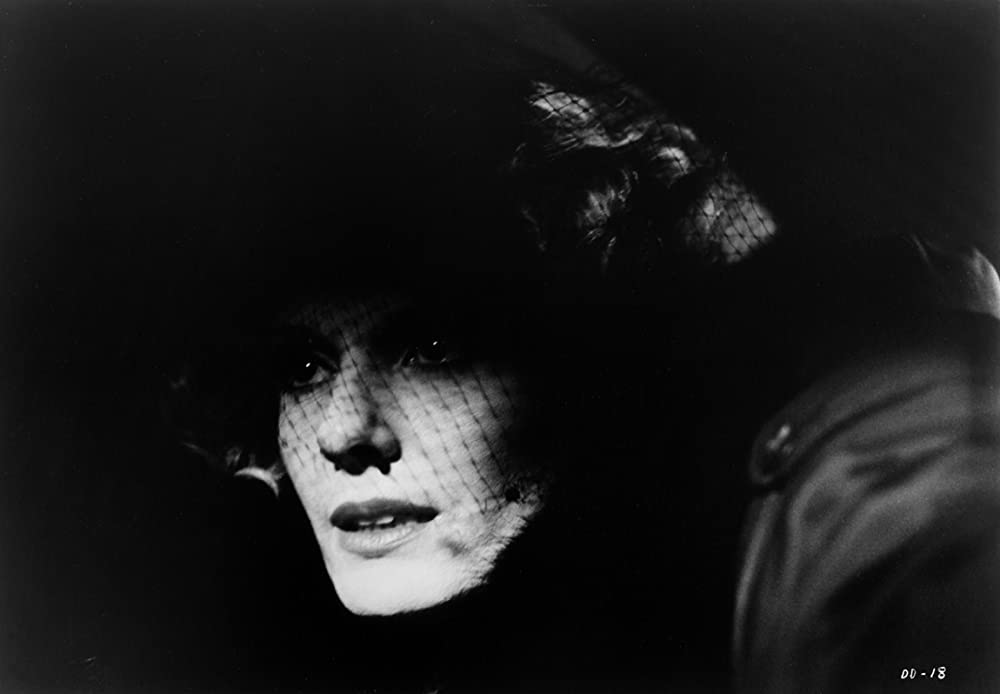 「赤い唇」デルフィーヌ・セイリグの画像