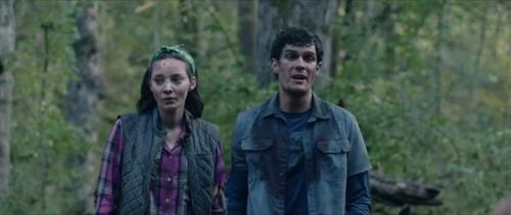 「クライモリ」Emma Dumont & ディラン・マクティーの画像