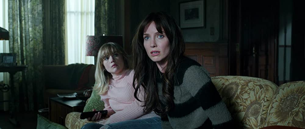 「マリグナント 狂暴な悪夢」アナベル・ウォーリス & マディー・ハッソンの画像