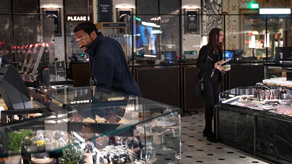 「ロックダウン」アン・ハサウェイ & キウェテル・イジョフォーの画像