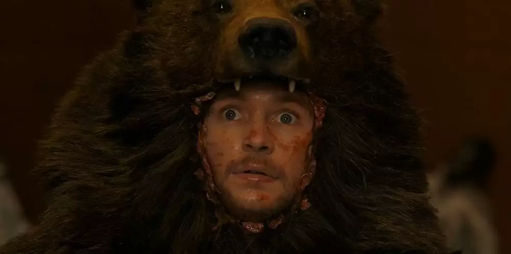 「ミッドサマー」ジャック・レイナー & フローレンス・ピュー & ウィルヘルム・ブロングレンの画像