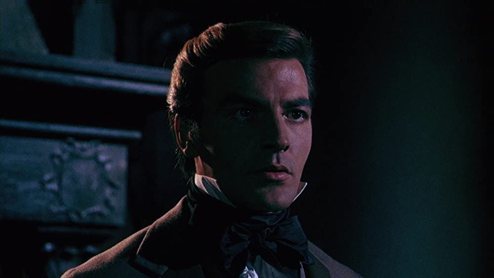 白い肌に狂う鞭の画像