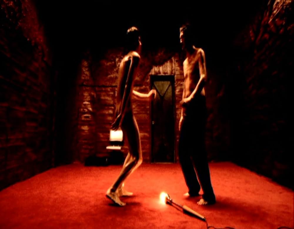 隣人13号の画像