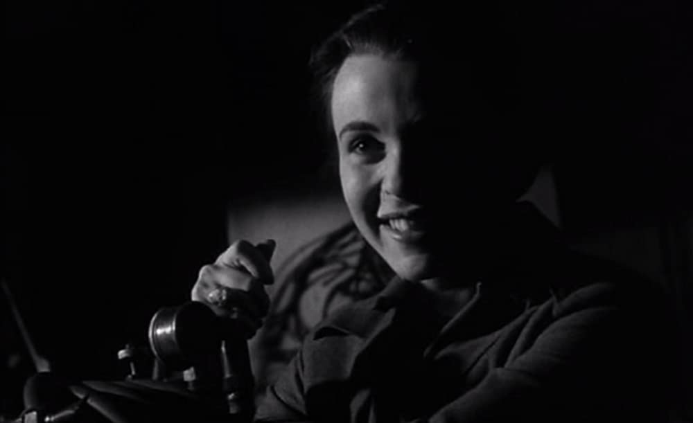 「二つの世界の男」クレア・ブルームの画像