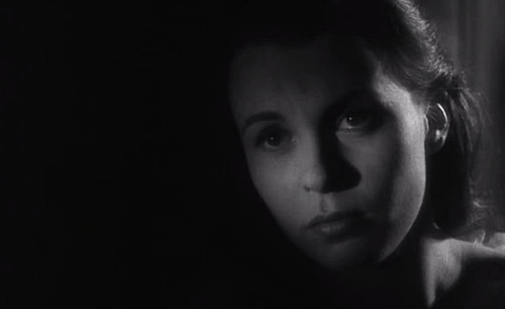 「二つの世界の男」クレア・ブルームの画像