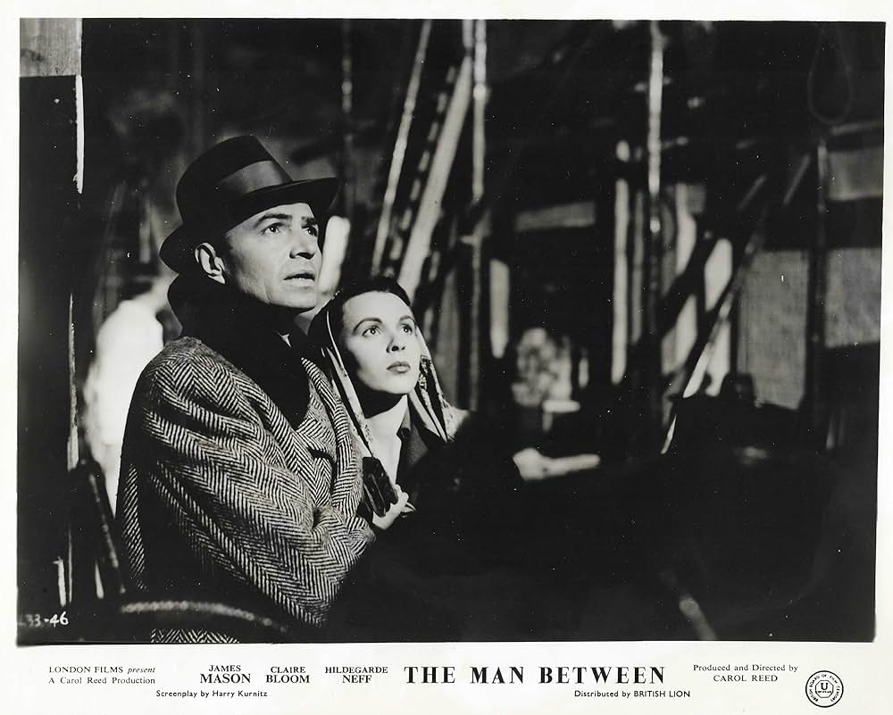 「二つの世界の男」の画像