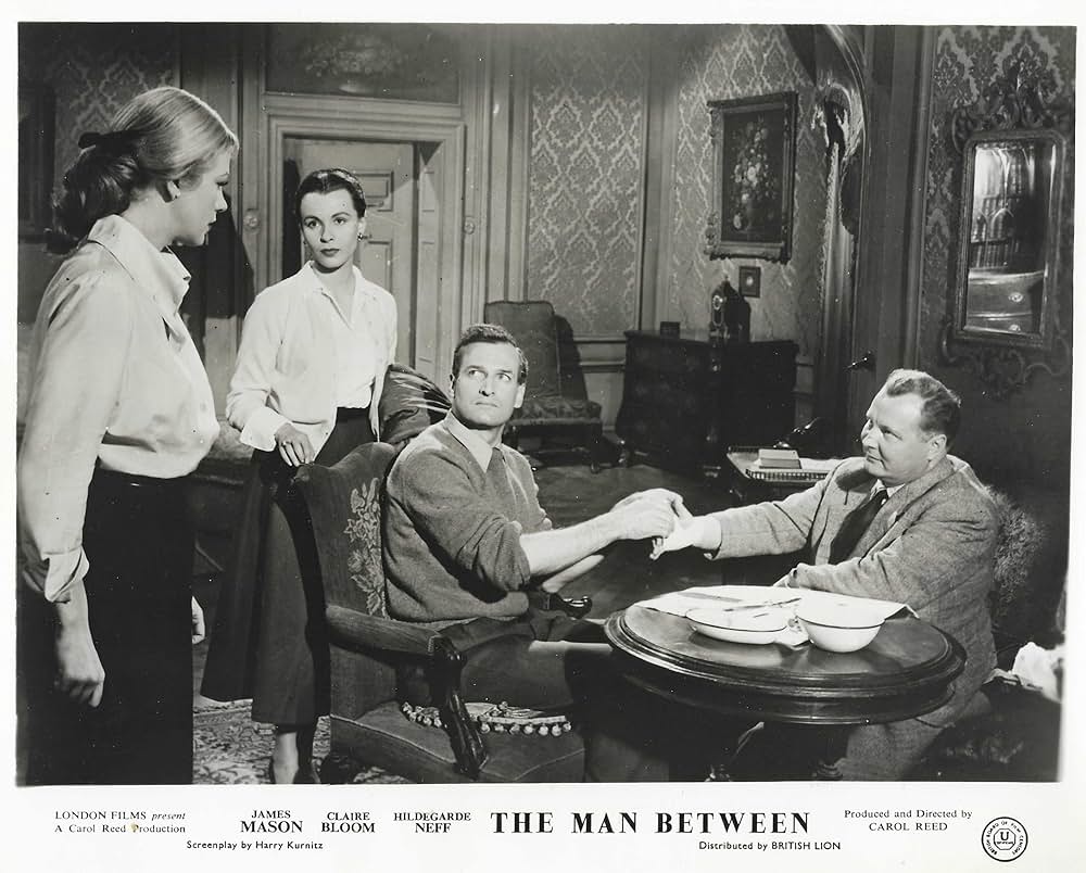 「二つの世界の男」の画像