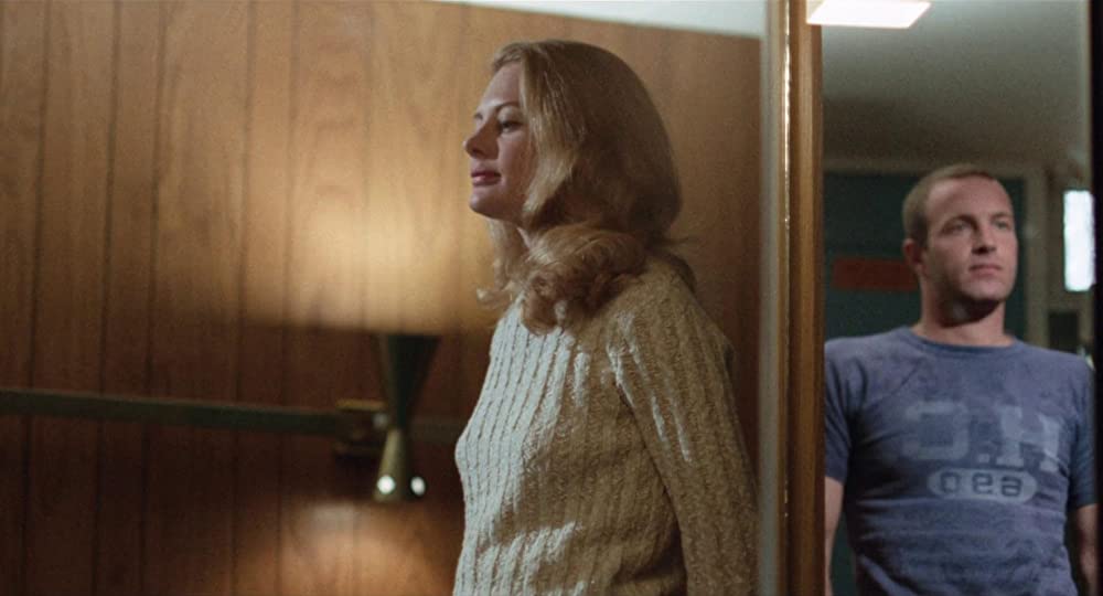 雨のなかの女の画像