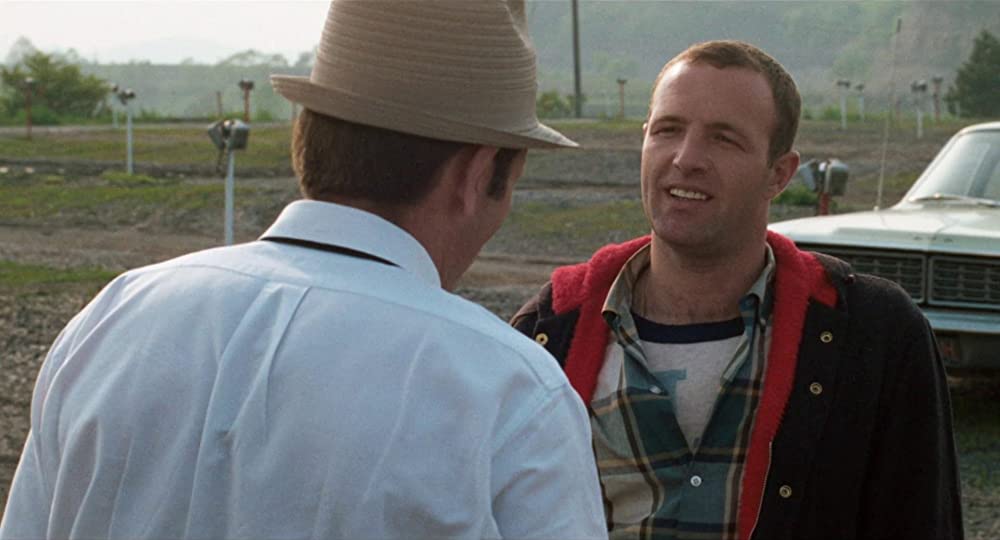 雨のなかの女の画像