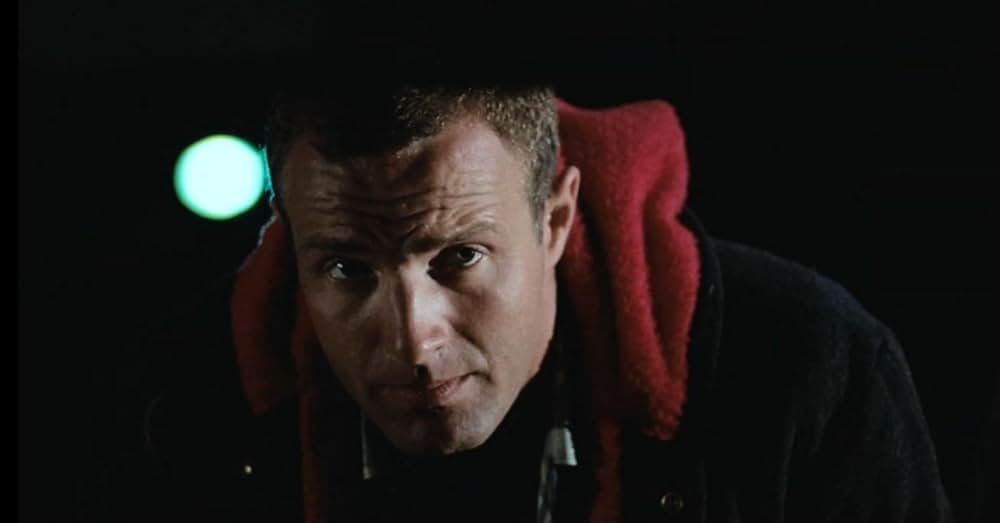 雨のなかの女の画像