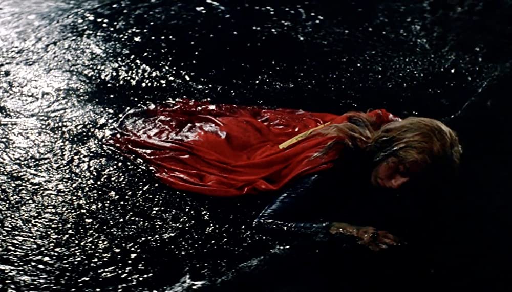 「スーパーガール」ヘレン・スレイターの画像