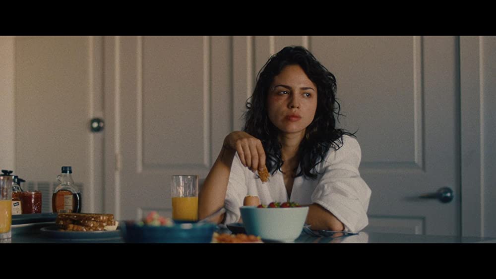 「パーフェクト・ケア」エイザ・ゴンザレスの画像