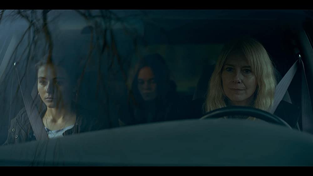 「ロストガールズ」エイミー・ライアン & ウーナ・ローレンス & トーマシン・マッケンジーの画像