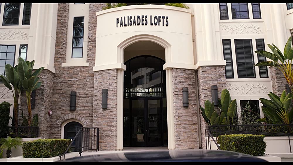 ヒーズ・オール・ザットの画像