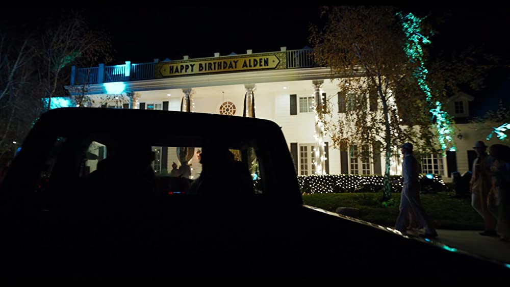 ヒーズ・オール・ザットの画像