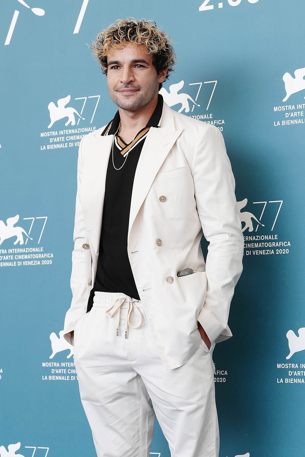 ワールド・トゥ・カム 彼女たちの夜明けの画像