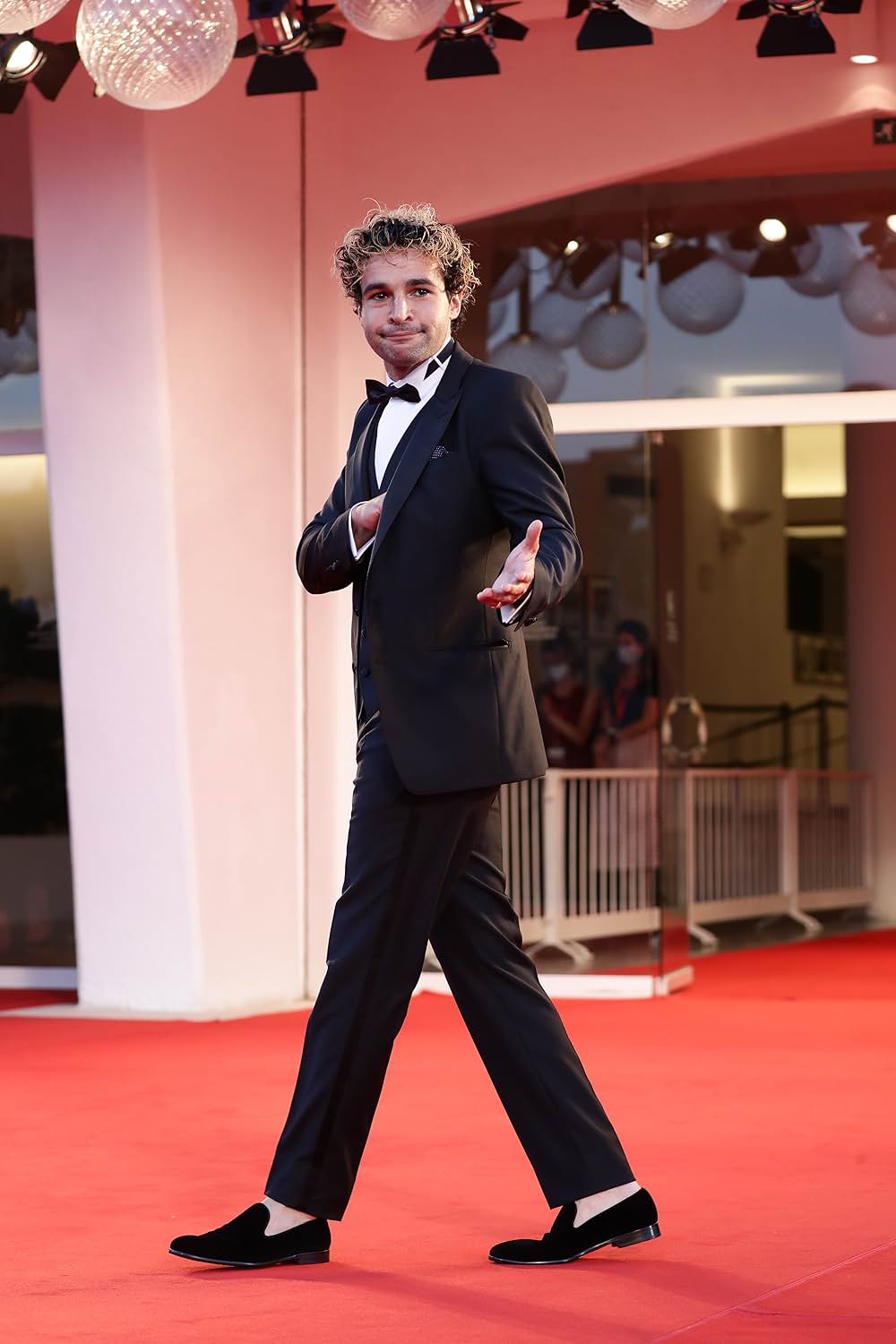 ワールド・トゥ・カム 彼女たちの夜明けの画像