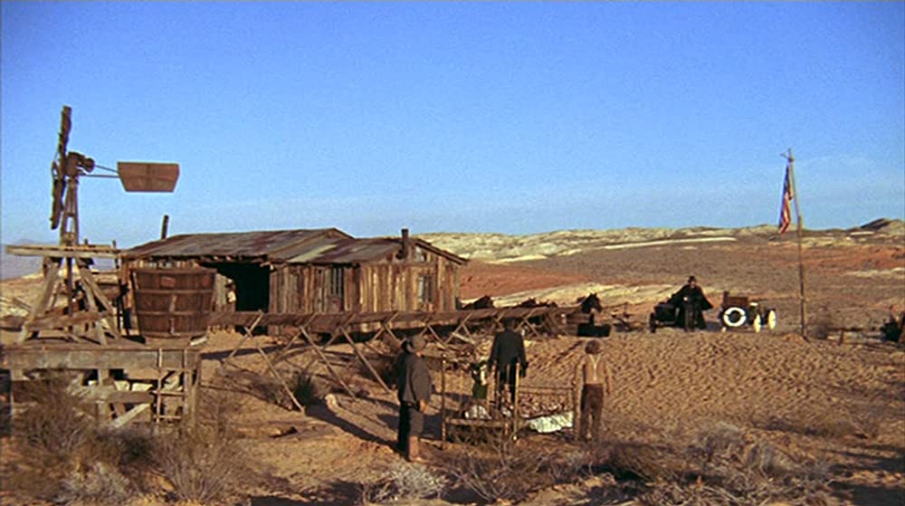 砂漠の流れ者の画像