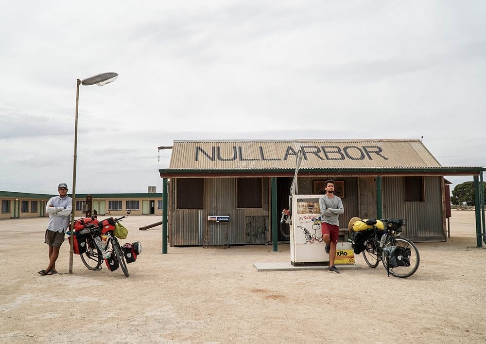 オーストリアからオーストラリアへ ふたりの自転車大冒険の画像