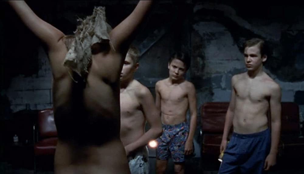 隣の家の少女の画像