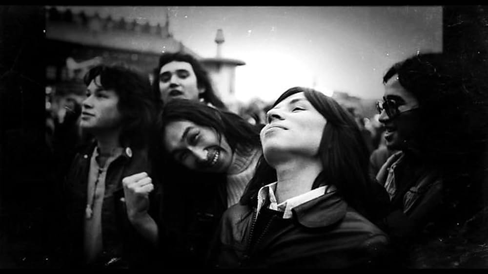 サウンド・オブ・レボリューション ~グリーンランドの夜明けの写真