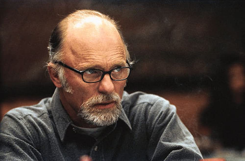 白いカラスの画像