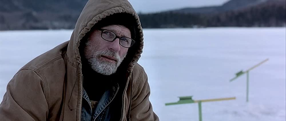 白いカラスの画像