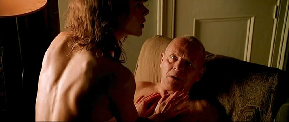 白いカラスの画像